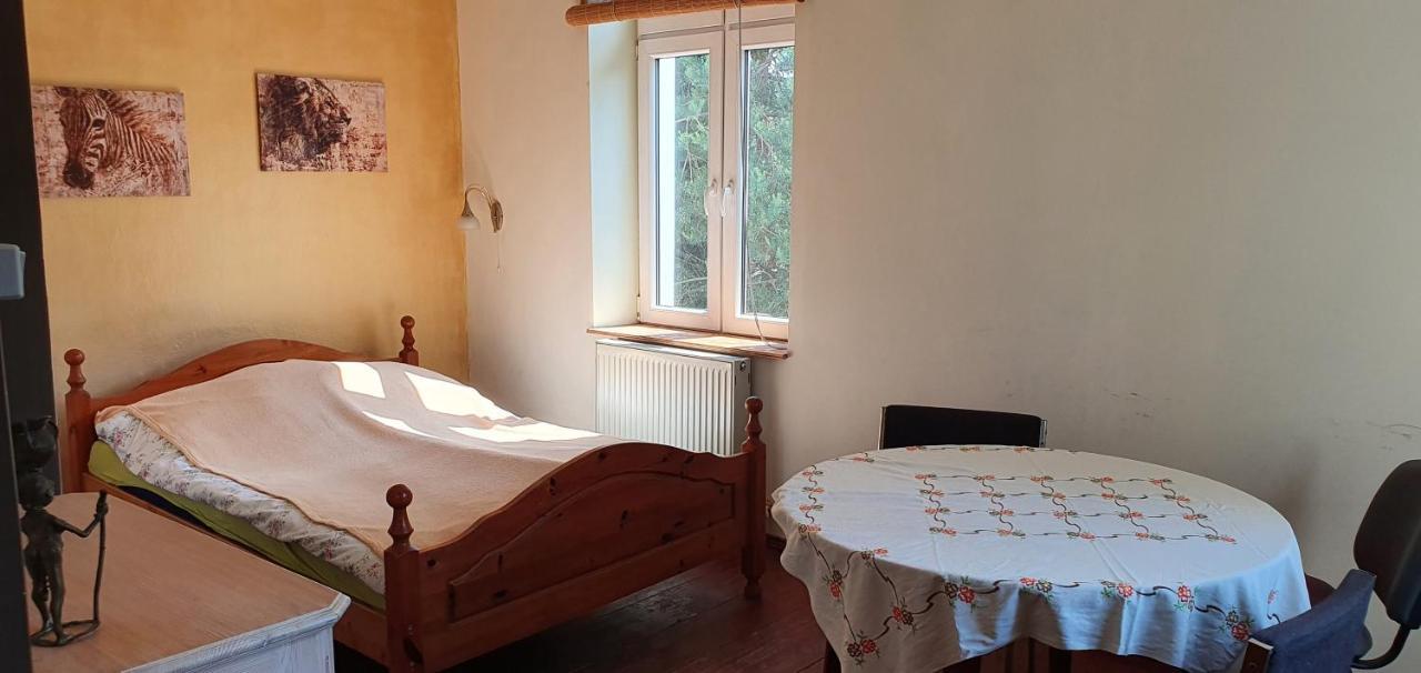 Apartamento Dom Pod Orlimi Skalami - Blisko Zamku Czocha Leśna Exterior foto